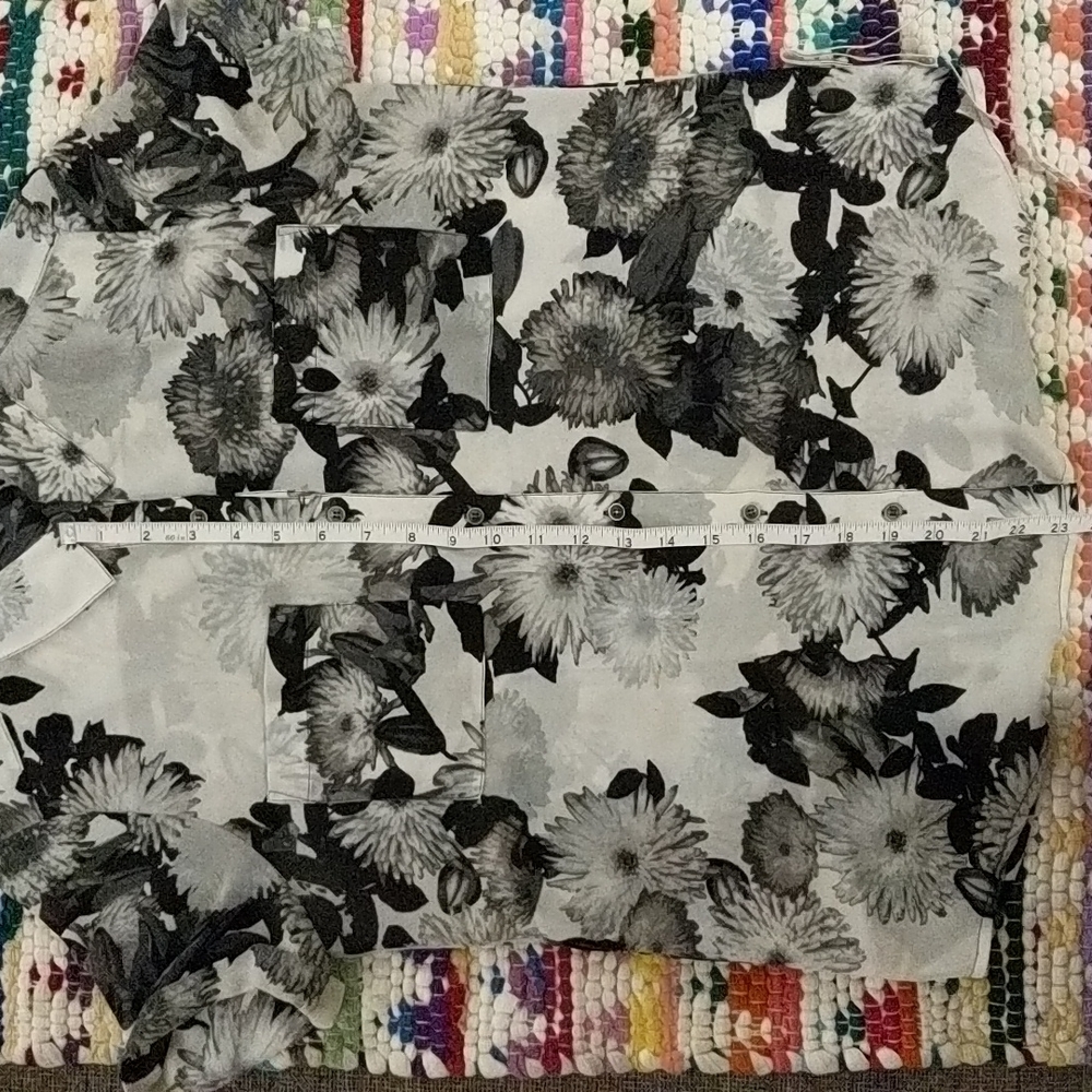 Halogen Button down - Picture 5 of 5